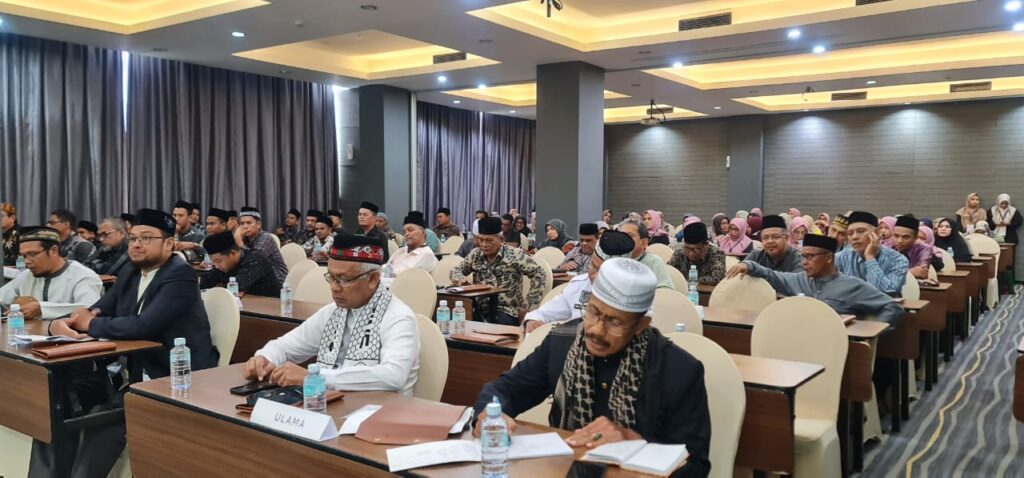 This conference was attended by 65 Ulama & 63 Village Midwives in Banda Aceh & Aceh Besar